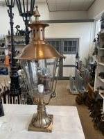 voetje brons vierkant voor b.v op pilaar